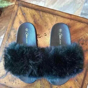 Black Fur Slides Size 6
